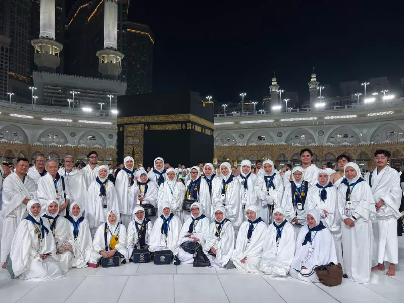 Perjalanan Umroh Plus AlUla Oktober 2026 Bersama Refal Hady amayya tour umroh keluarga premium1 Perjalanan Umroh Plus AlUla Oktober 2026 Bersama Refal Hady amayya tour umroh keluarga premium1